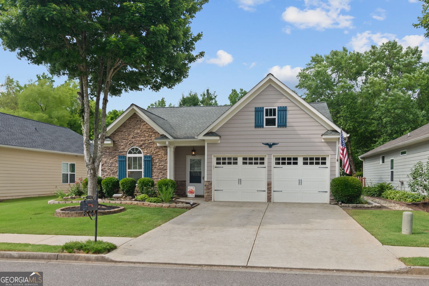 RIVER BROOKE - Residential