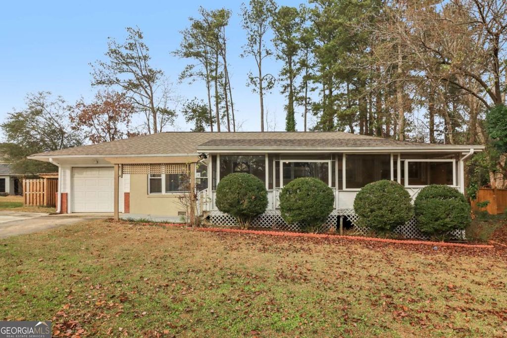 Photo of 716 Carolina Road, Marietta, GA 30008 (MLS # 10770542)