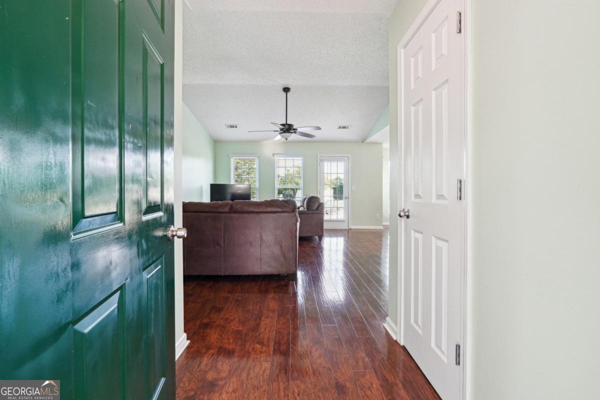 453 Raymond DR