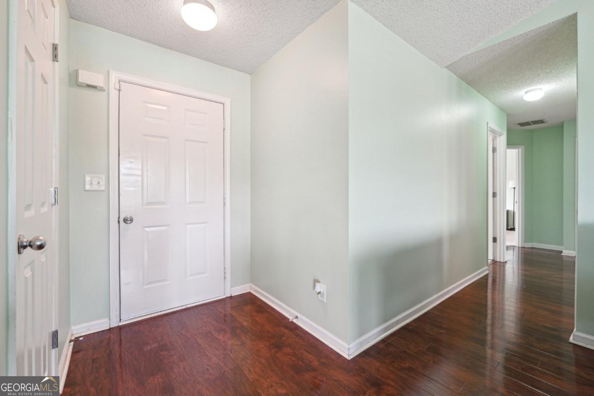 453 Raymond DR