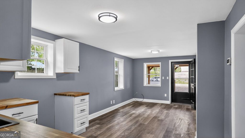 Photo of 33 S Lake Terrace, Rossville, GA 30741 (MLS # 10731702)