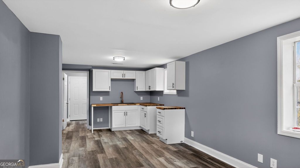 Photo of 33 S Lake Terrace, Rossville, GA 30741 (MLS # 10731702)