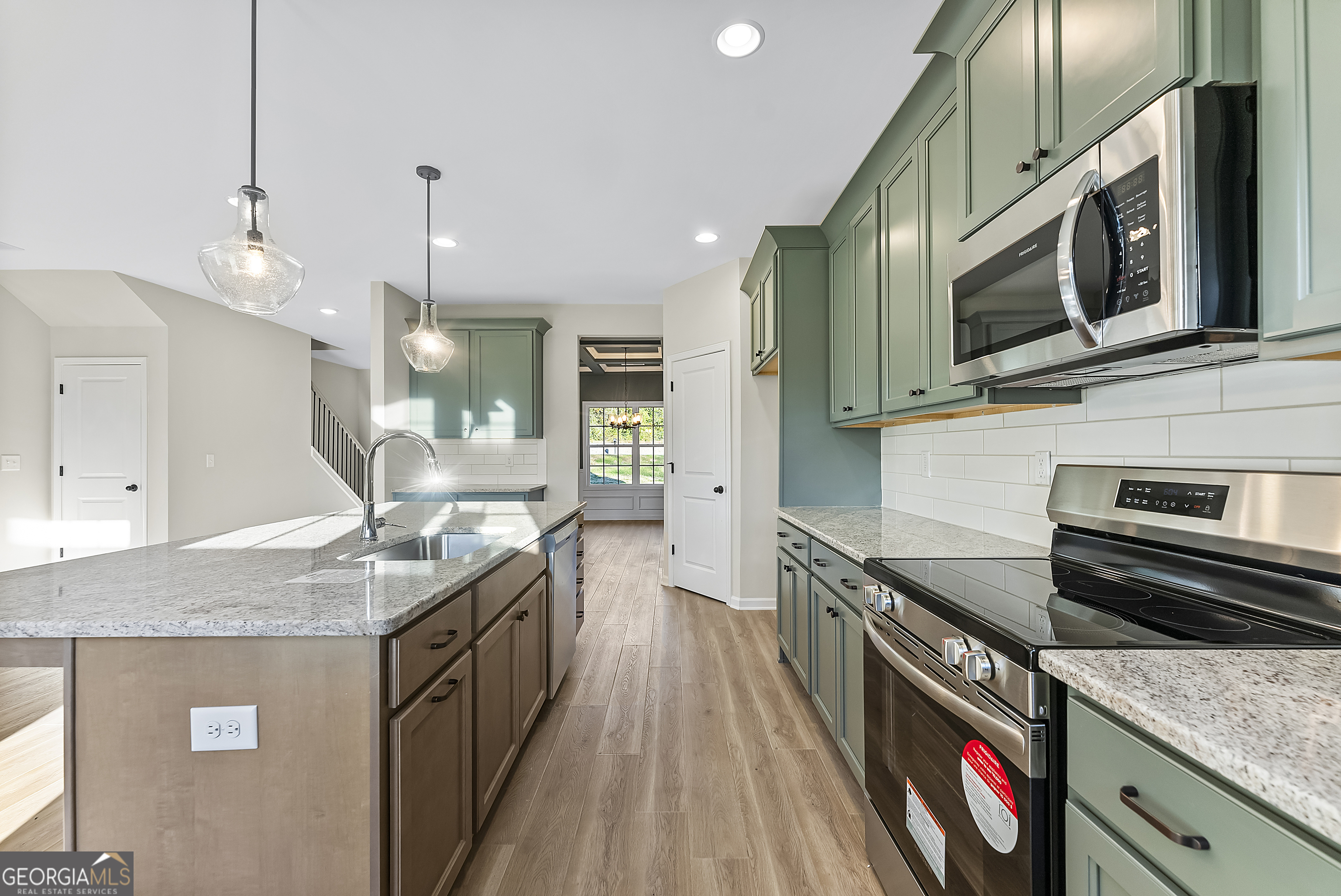575 Mountain View RD 17B
