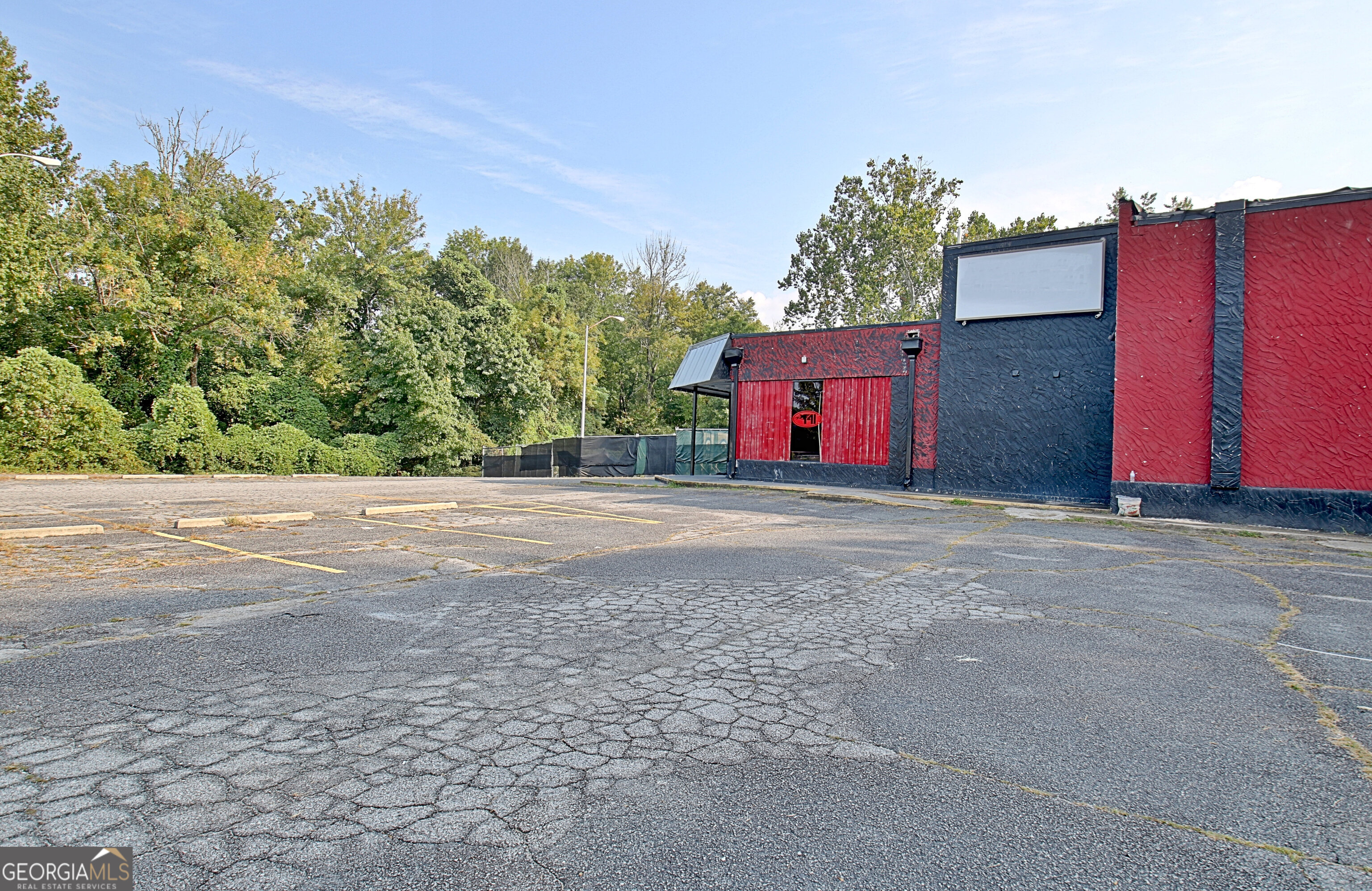 7716 N Main ST