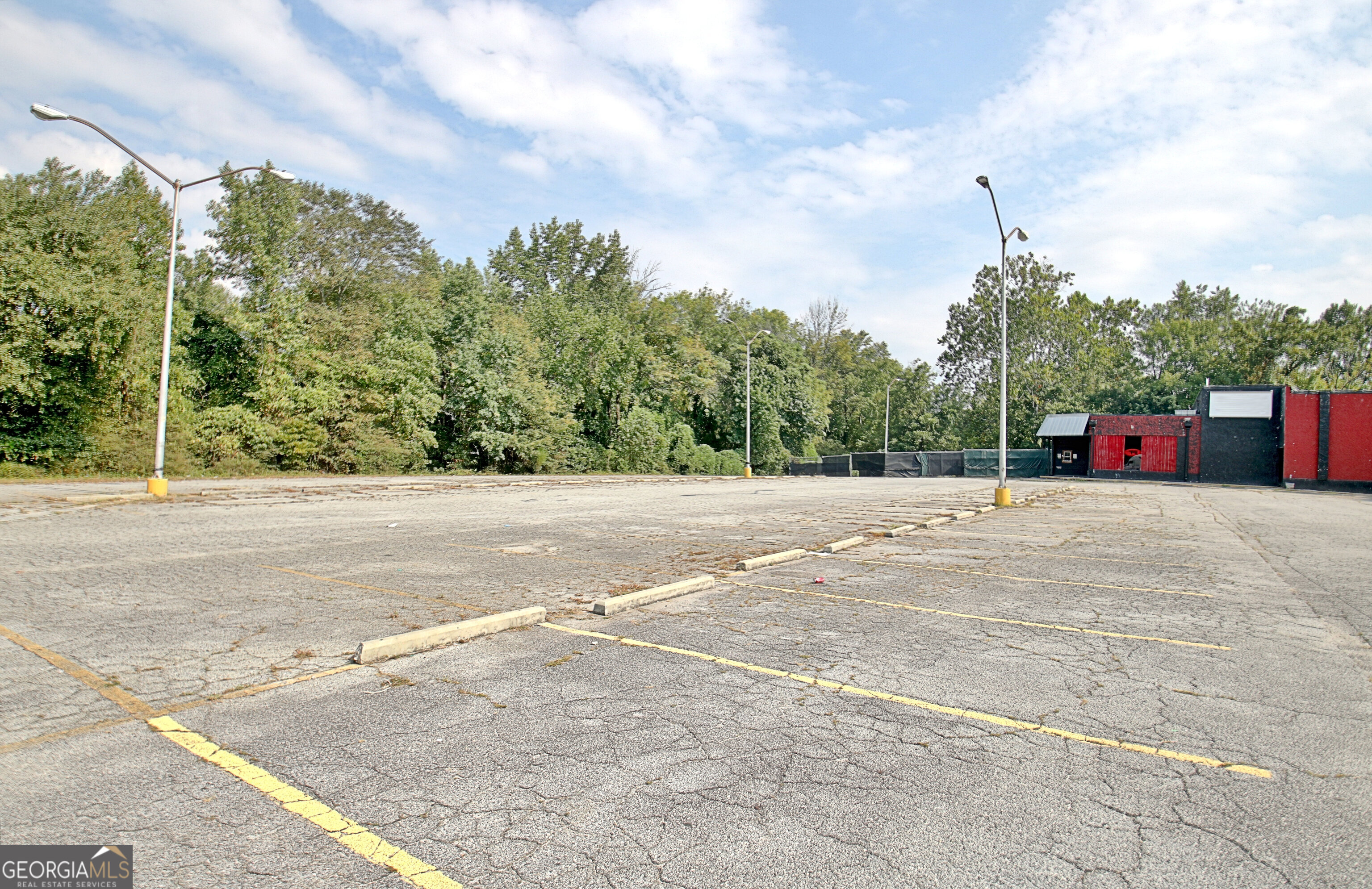 7716 N Main ST