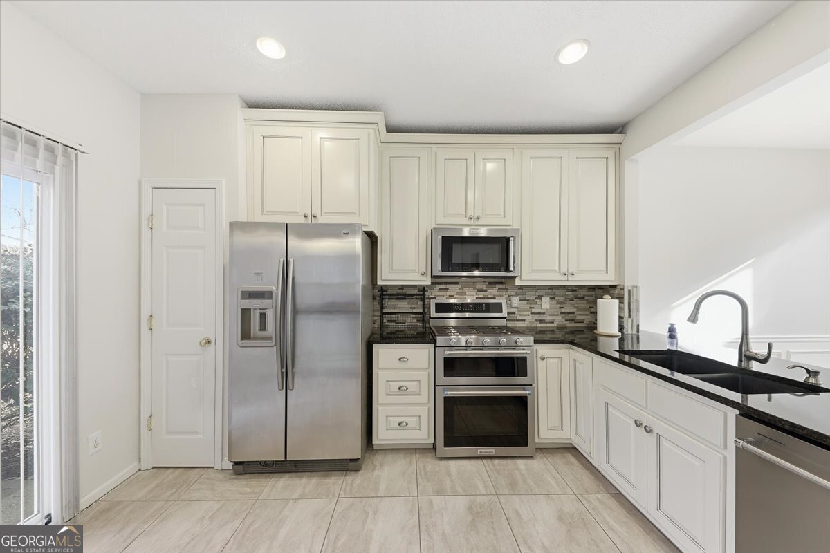 213 Kenninghall LN SE