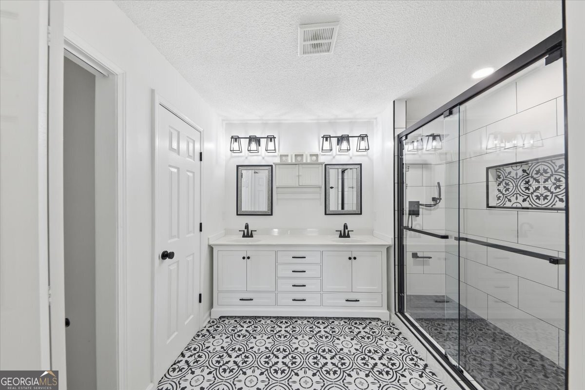 213 Kenninghall LN SE