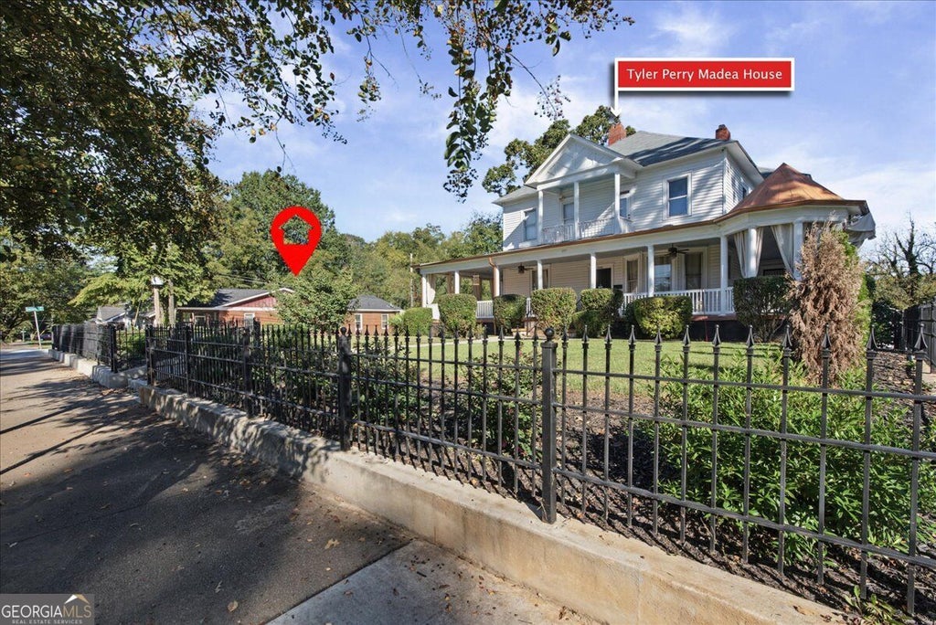Photo of 1211 Avon Avenue SW, Atlanta, GA 30310 (MLS # 10877716)