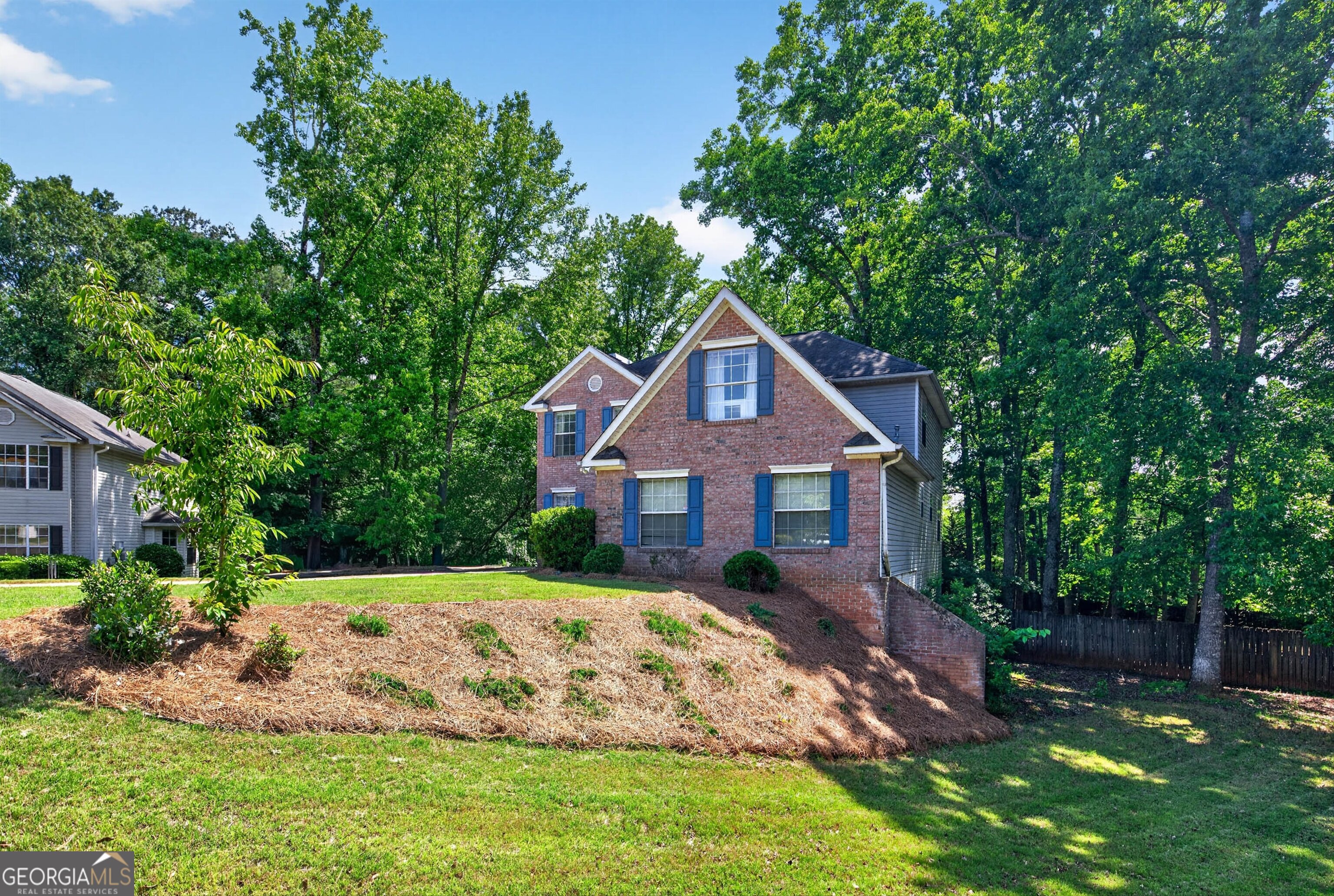 101 Emerald LN