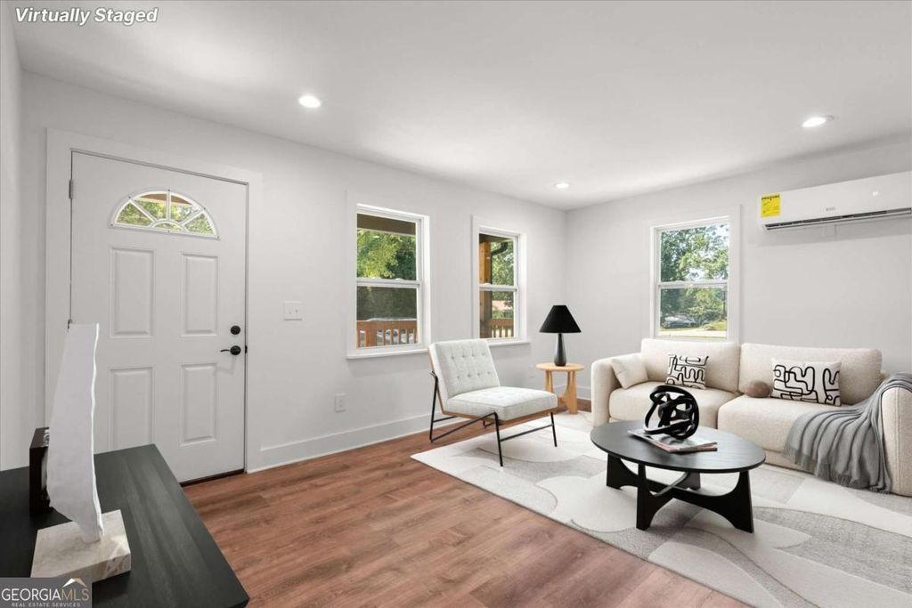 Photo of 317 Bledsoe Street, Carrollton, GA 30117 (MLS # 10692579)