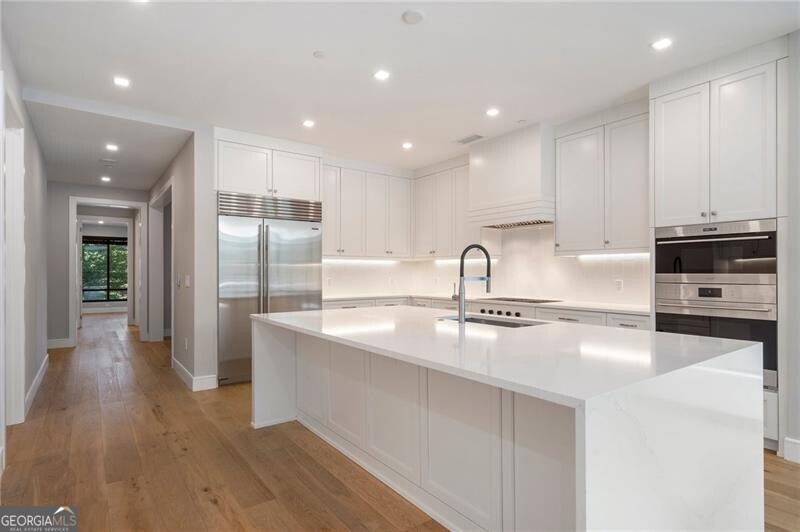 2520 Peachtree RD NW 403