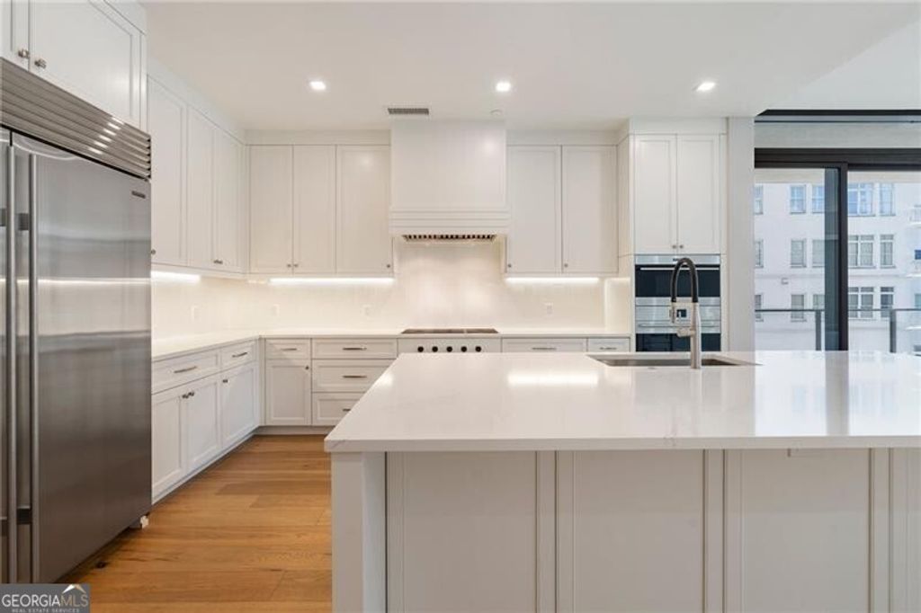 Photo of 2520 Peachtree Road NW #403, Atlanta, GA 30305 (MLS # 10676718)