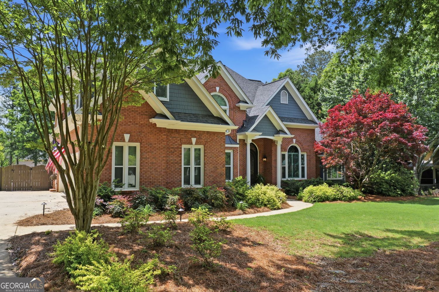 215 Bayfield CT