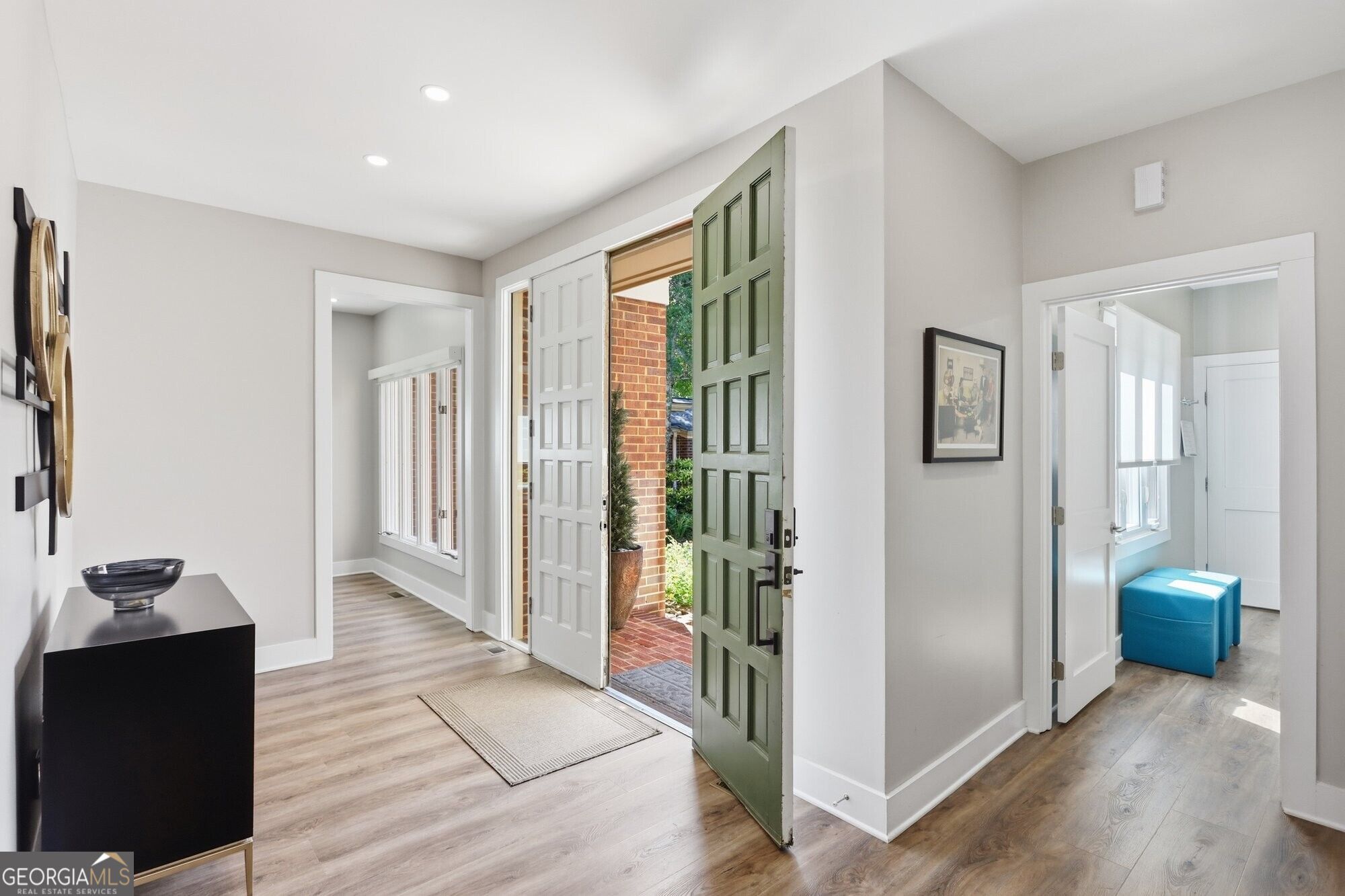 3998 Columns DR