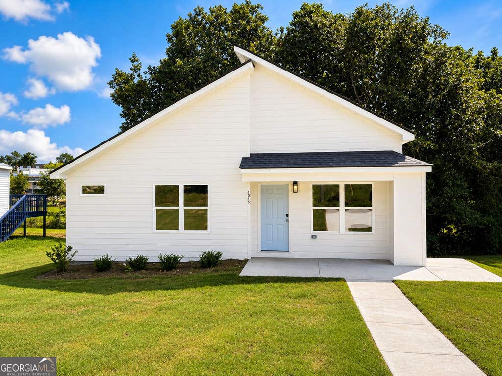 Photo of 1015 Stonewall Street, LaGrange, GA 30240 (MLS # 10822806)