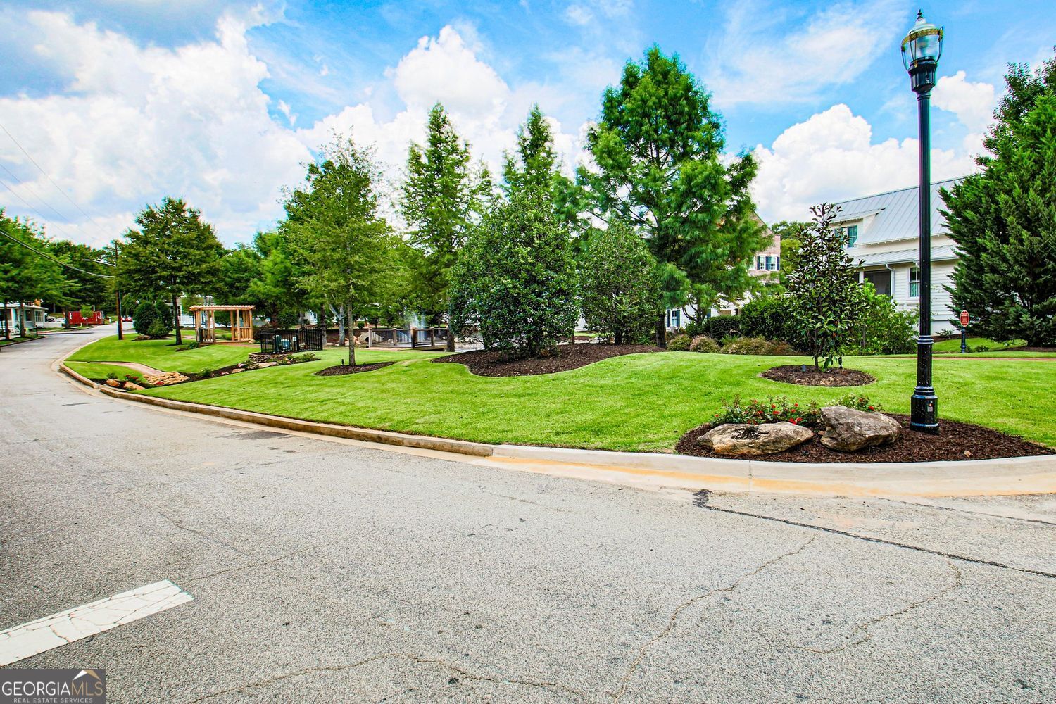 Senoia, Georgia 30276, United States, 3 Bedrooms Bedrooms, ,4 BathroomsBathrooms,Residential,Active,232829