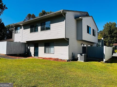 Photo of 3759 Mulkey Circle SW, Marietta, GA 30008 (MLS # 10657874)