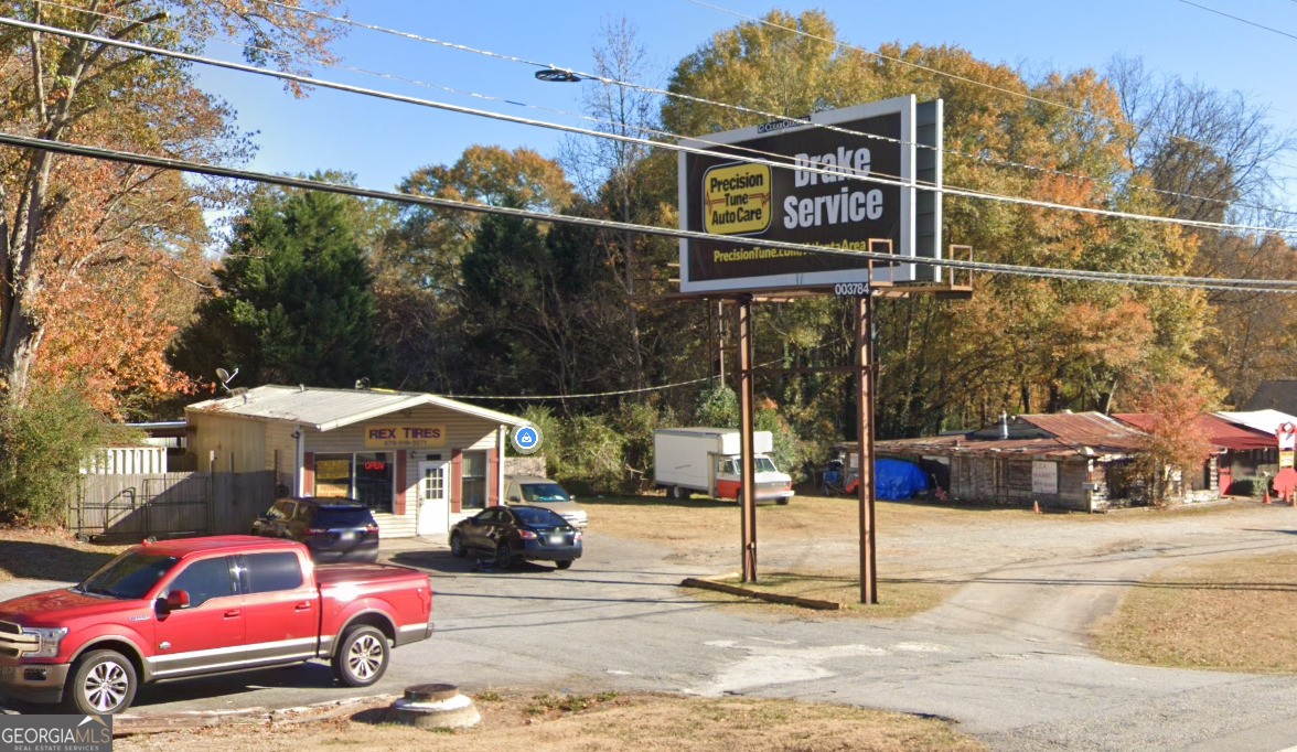 6004 Highway 42 Rex