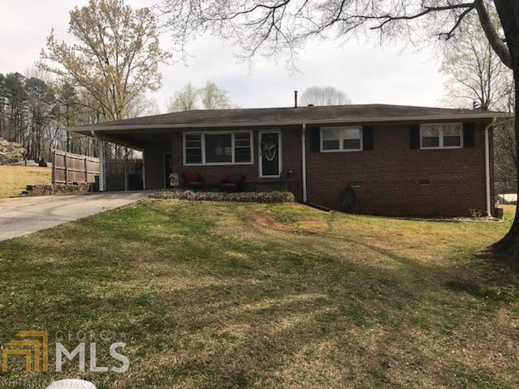 Photo of 11 Poplar Street, Toccoa, GA 30577 (MLS # 10874994)
