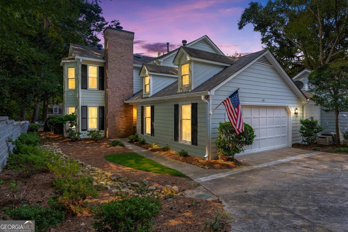110 Great Oaks LN