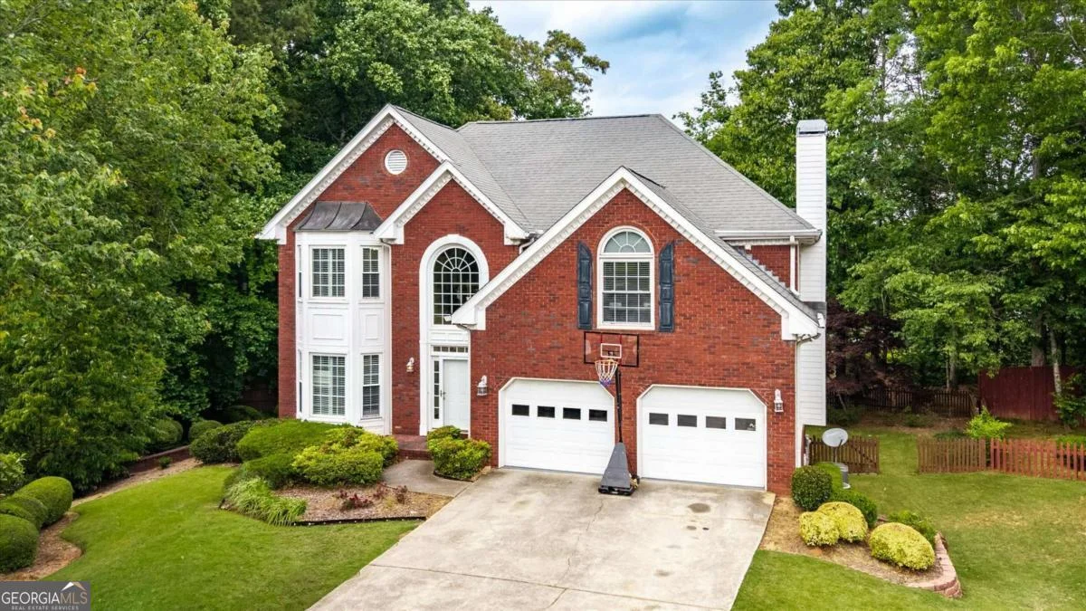 1918 De Winton Place