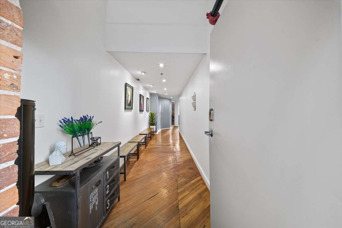 330 Peters ST SE 105