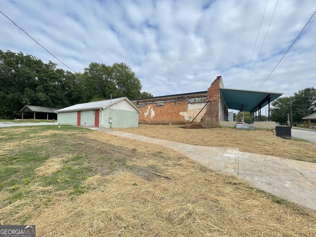 Photo of 10 N. Main Street, Maysville, GA 30558 (MLS # 10686296)