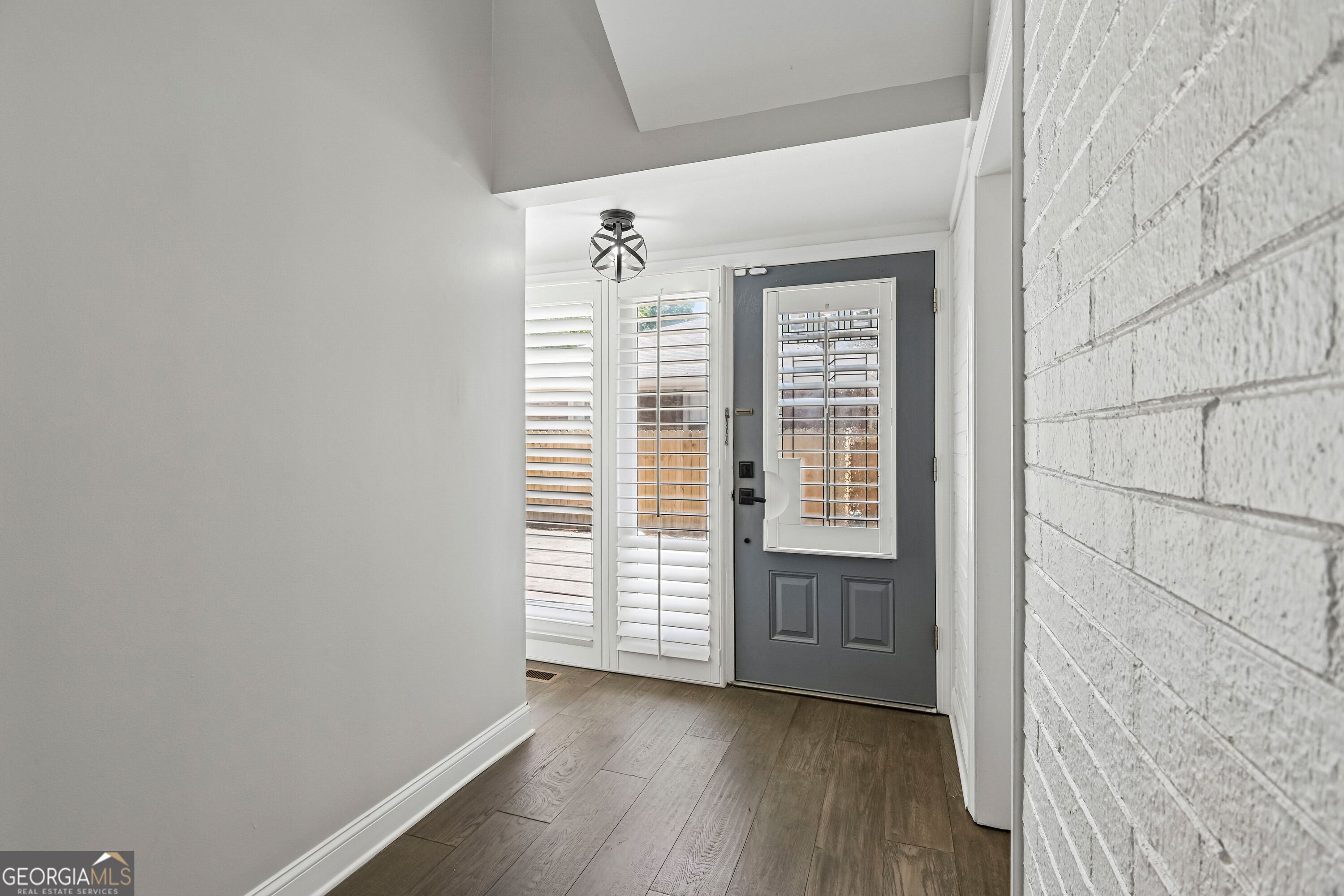 215 Camden RD NE