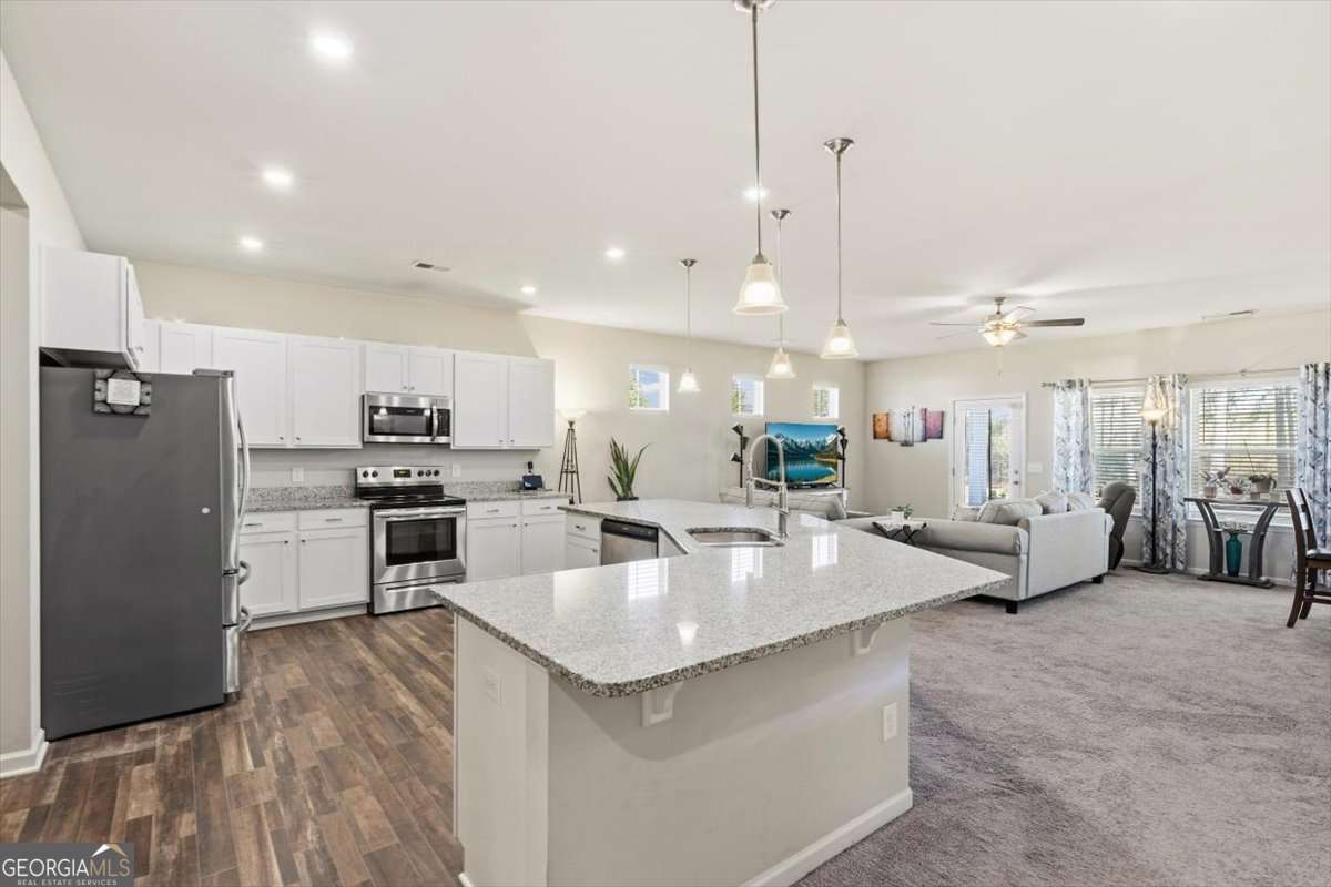 11 Rambling Oaks DR NE