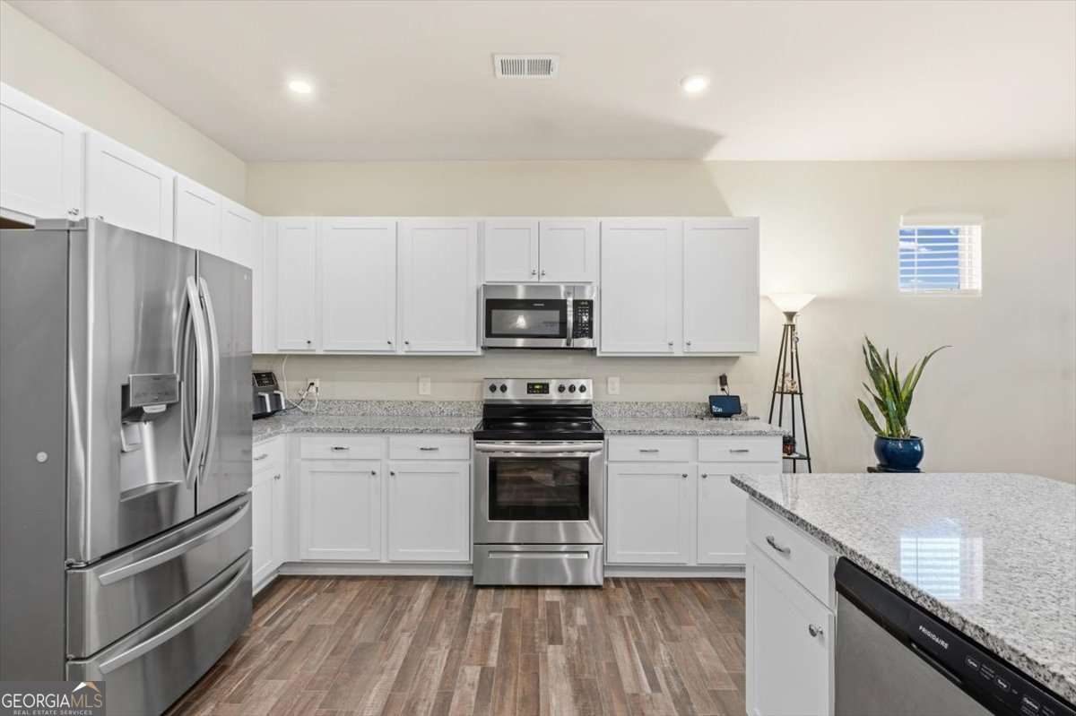 11 Rambling Oaks DR NE