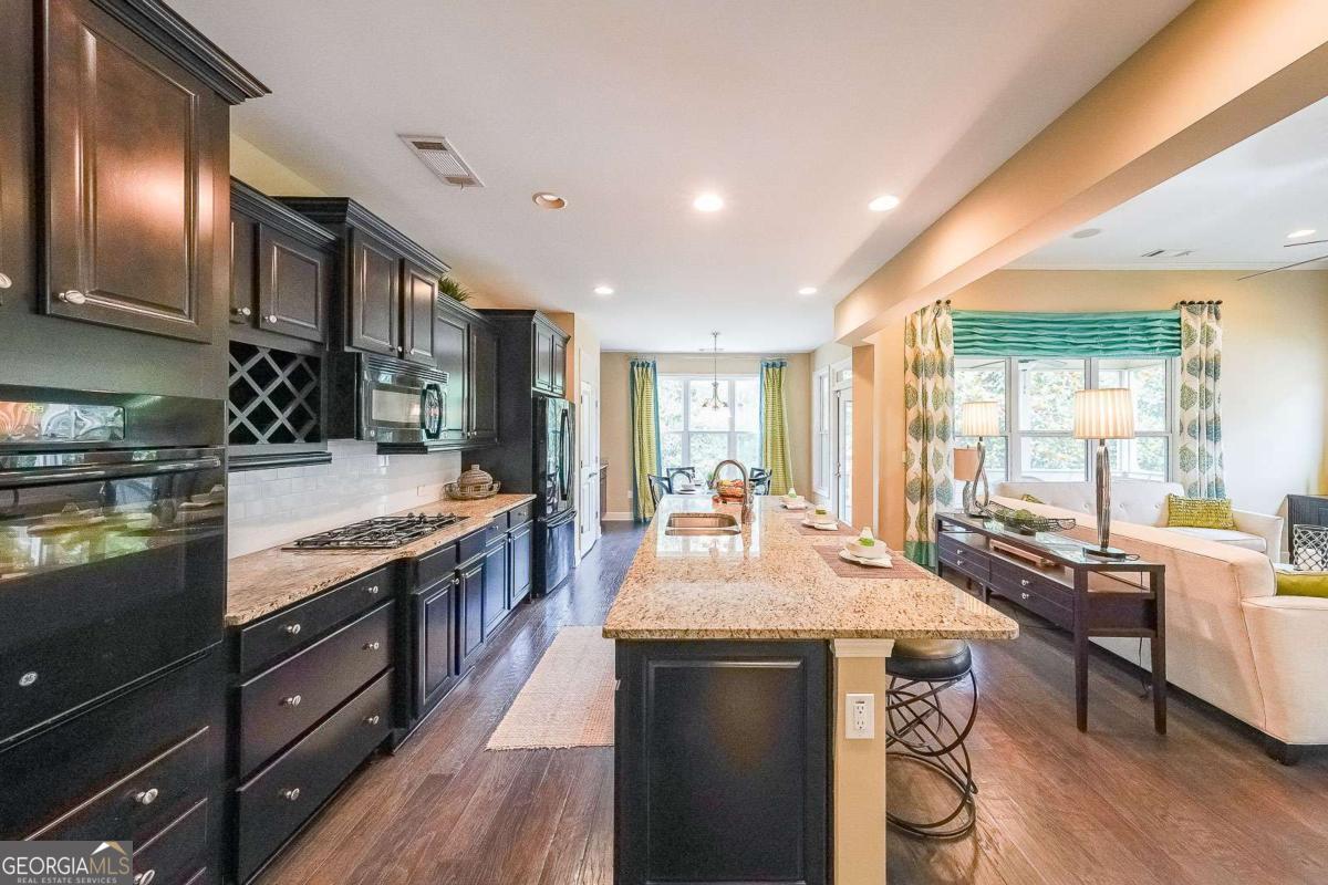 3004 Scarlet Oak LN