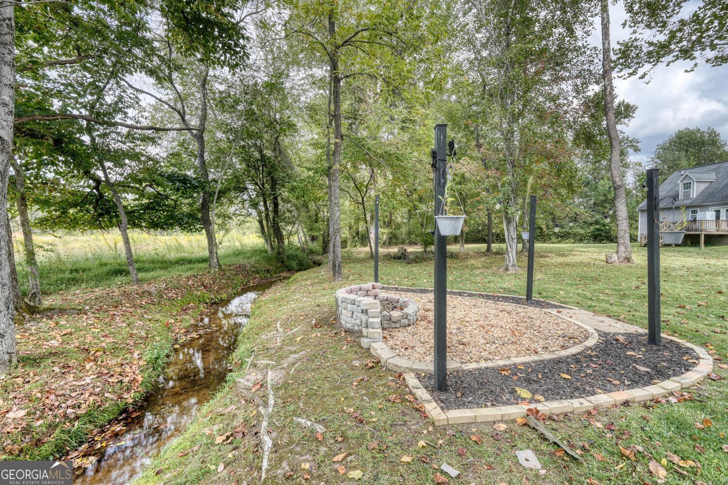 5457 Willow Springs RD