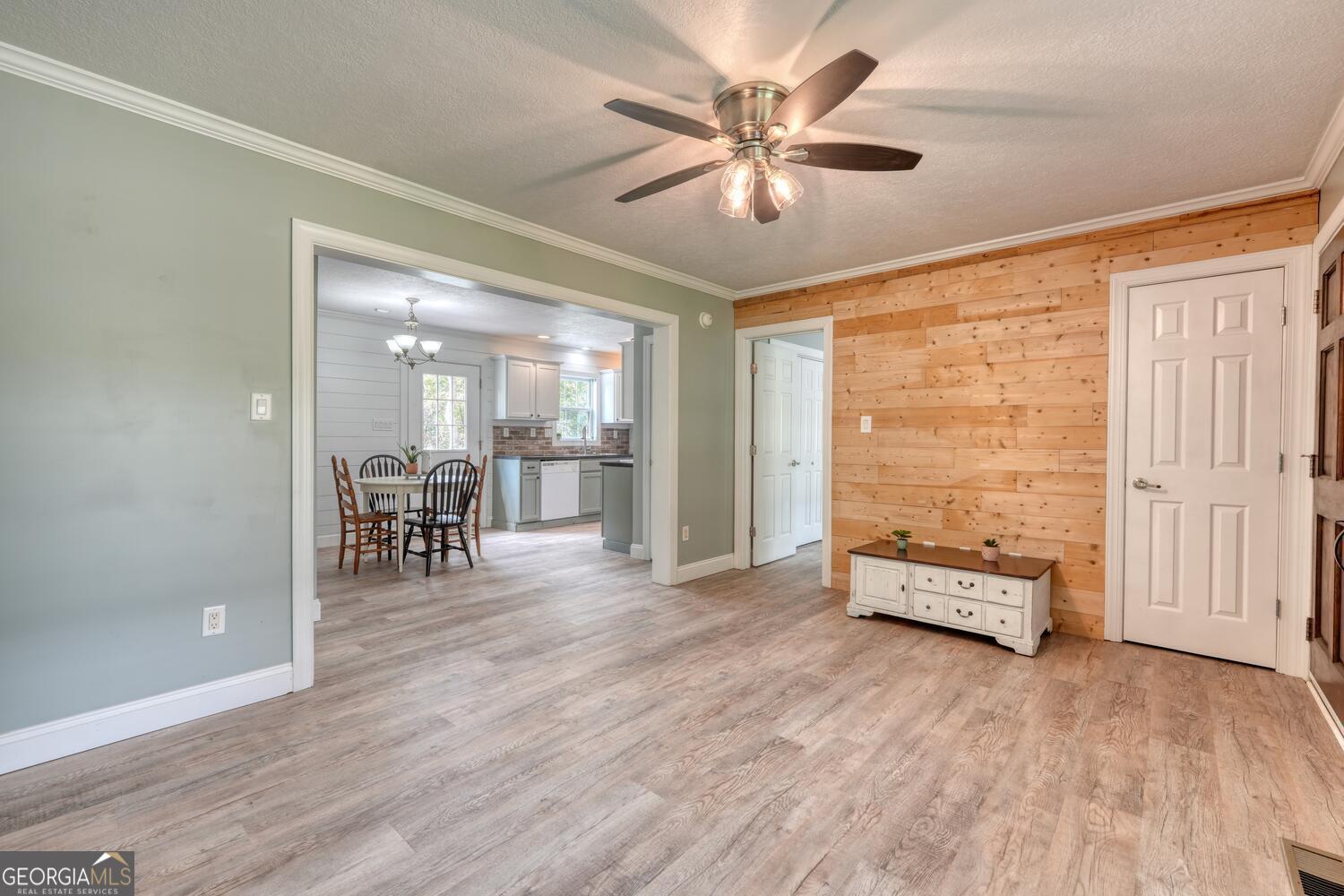 5457 Willow Springs RD