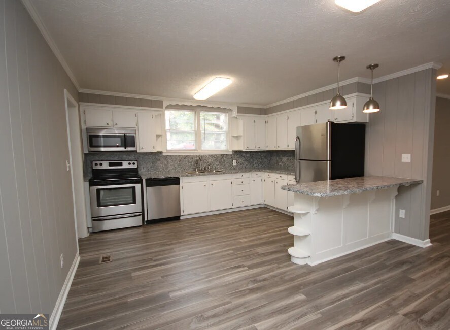 3938 Edgewood CIR