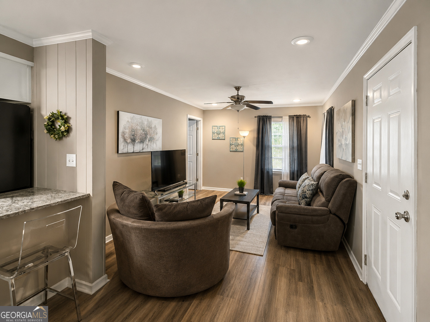 3938 Edgewood CIR