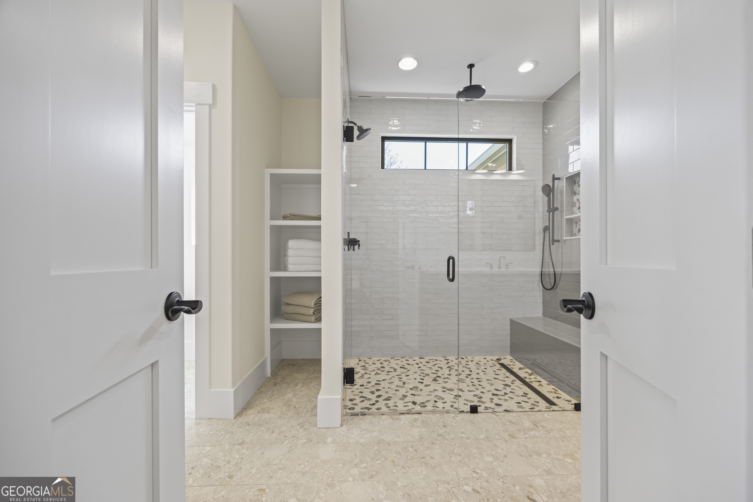 Toccoa, Georgia 30577, United States, 4 Bedrooms Bedrooms, ,4 BathroomsBathrooms,Residential,Active,31137