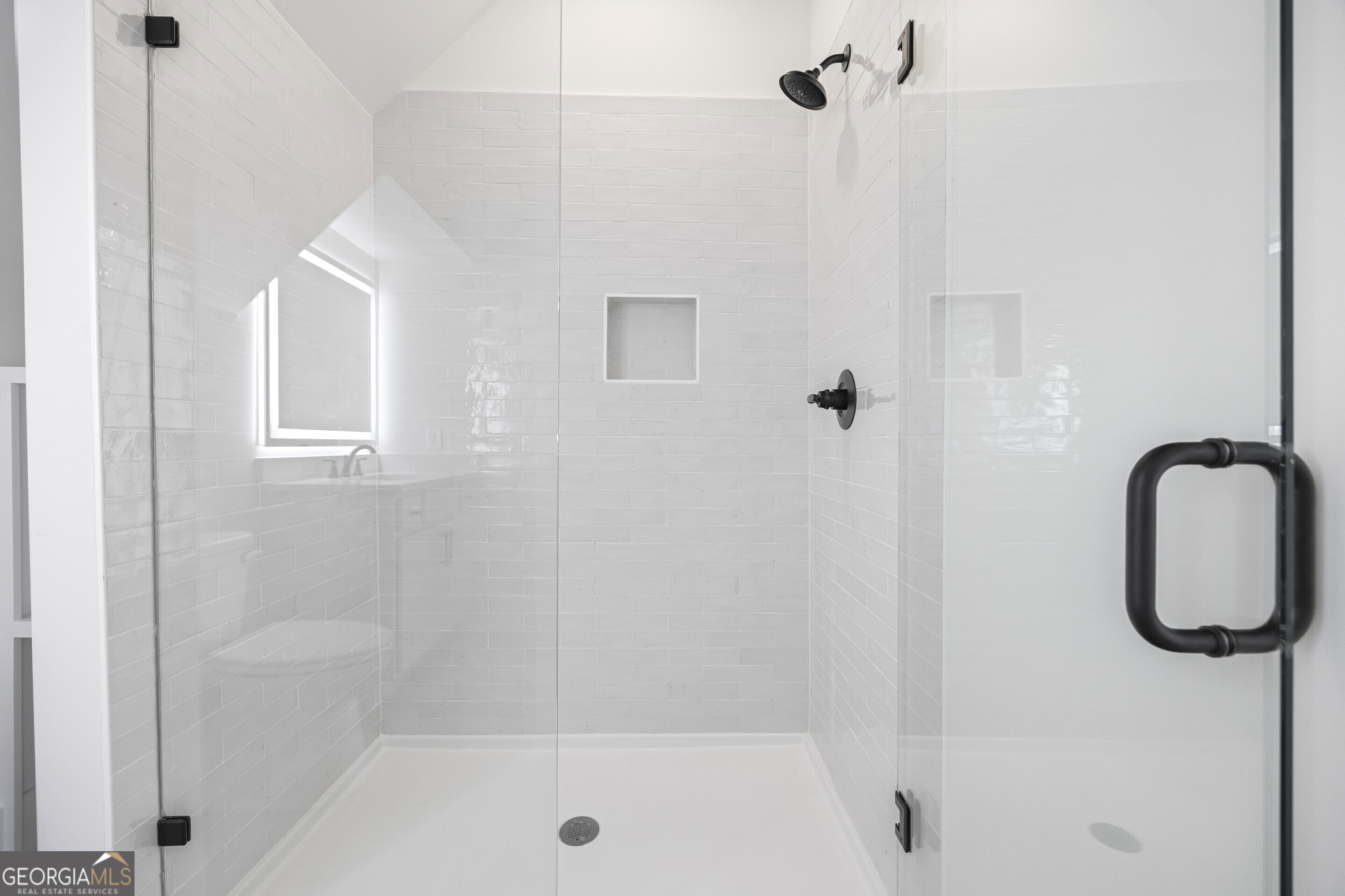 Toccoa, Georgia 30577, United States, 4 Bedrooms Bedrooms, ,4 BathroomsBathrooms,Residential,Active,31137