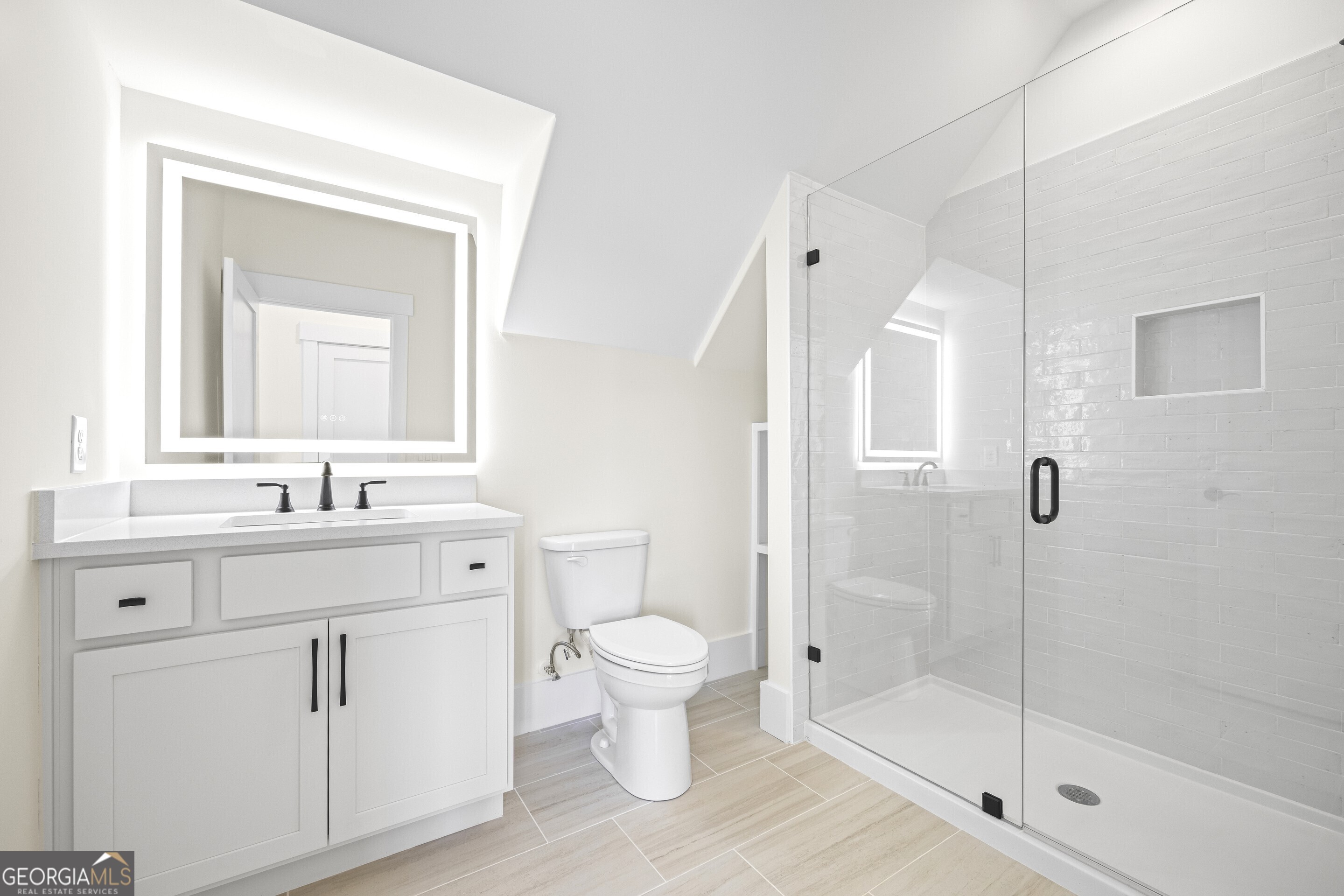 Toccoa, Georgia 30577, United States, 4 Bedrooms Bedrooms, ,4 BathroomsBathrooms,Residential,Active,31137