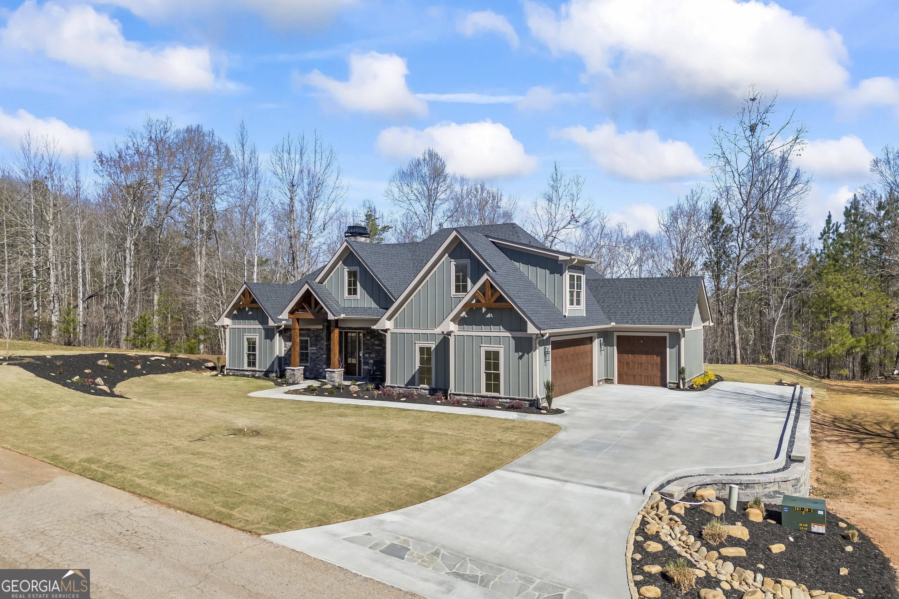 410 Edgewater TRL
