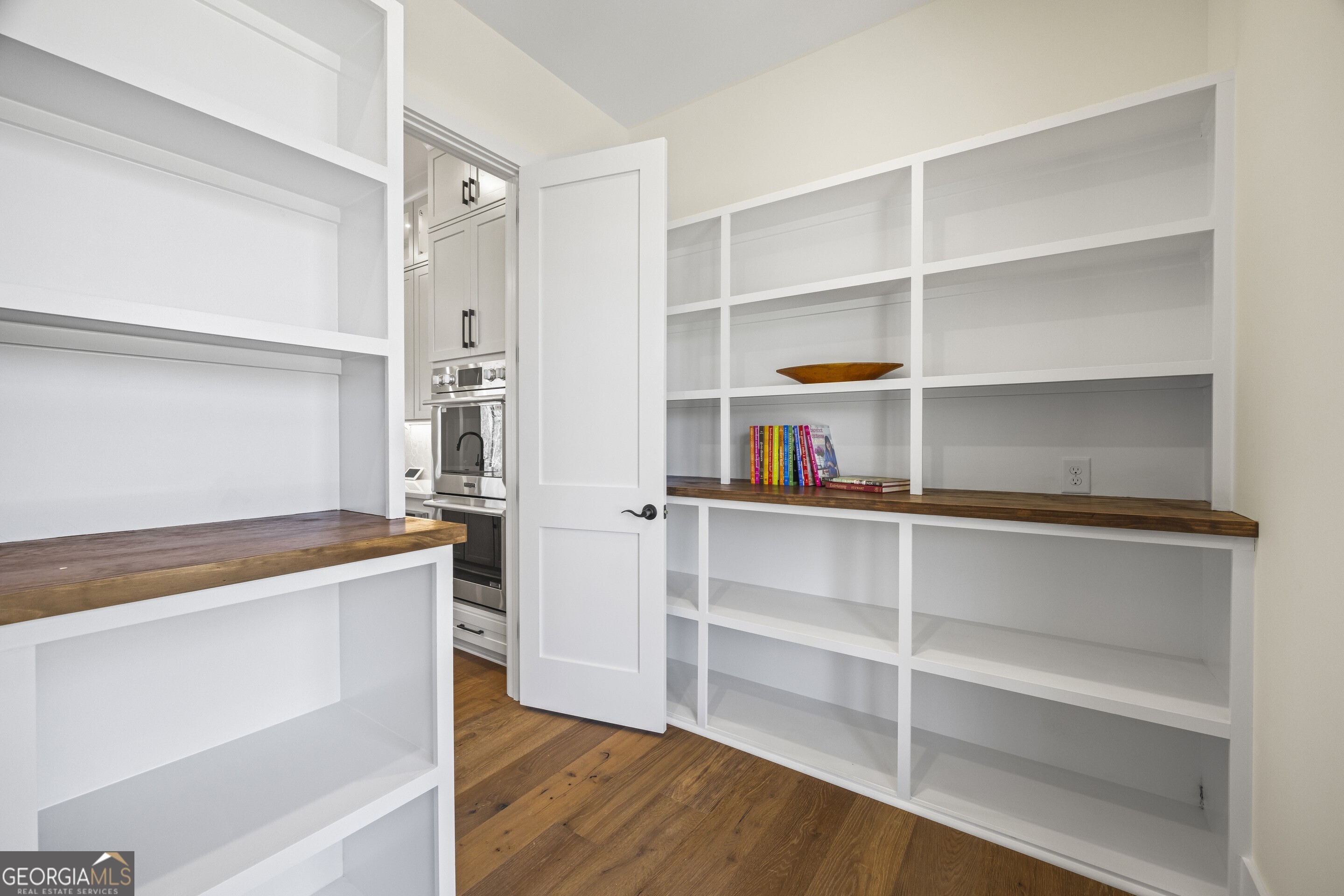 Toccoa, Georgia 30577, United States, 4 Bedrooms Bedrooms, ,4 BathroomsBathrooms,Residential,Active,31137