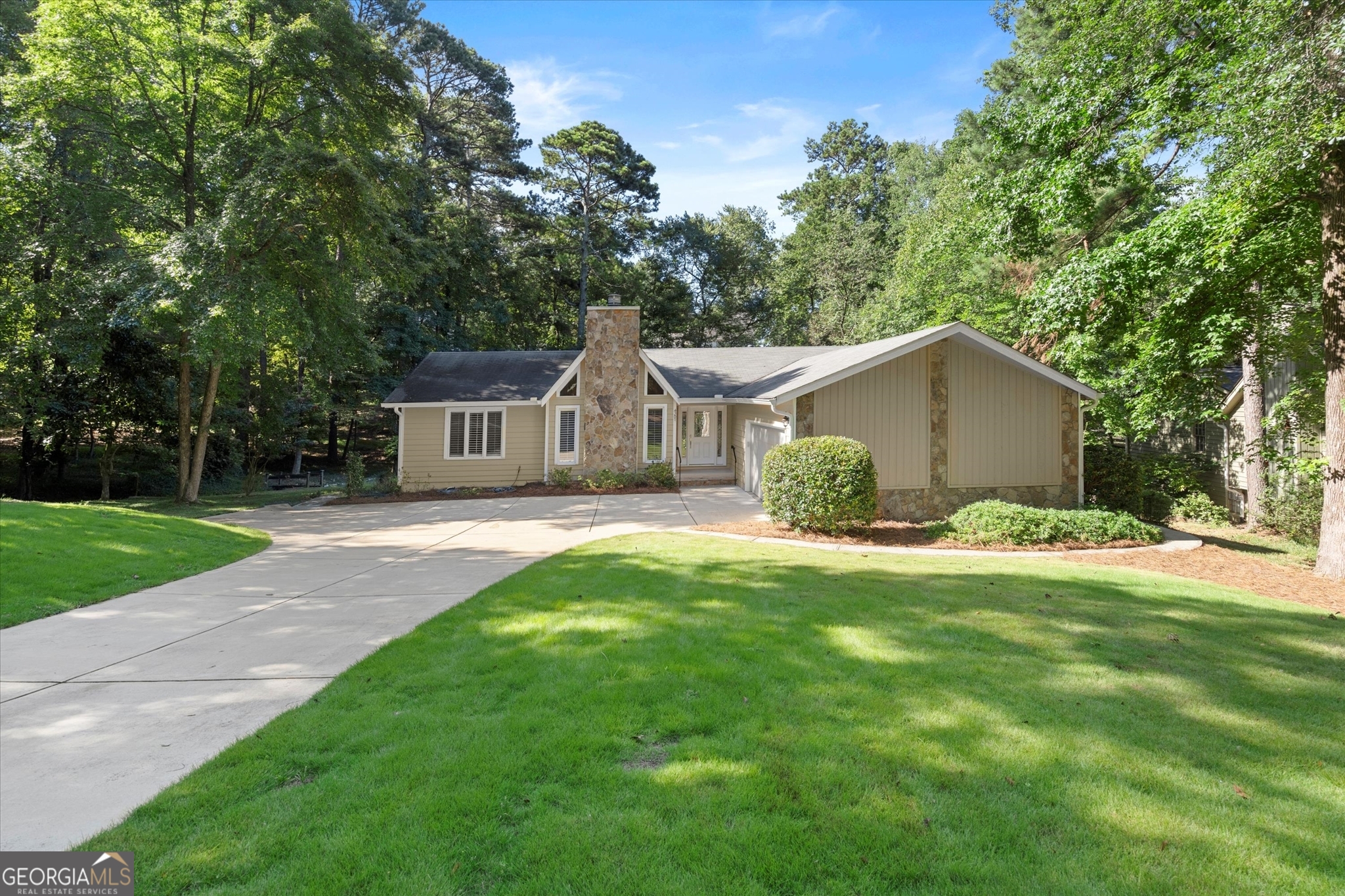 420 HACKBERRY CT