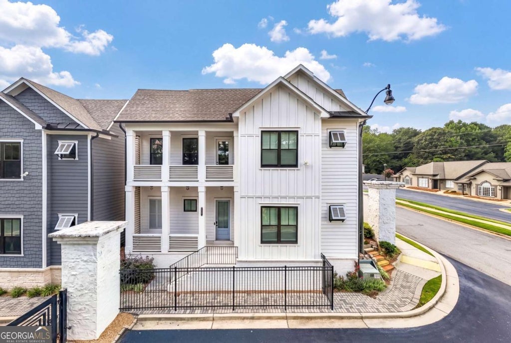 Photo of 2451 Lizdionne Loop, Marietta, GA 30062 (MLS # 10828708)