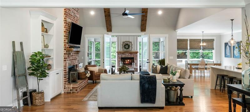 2101 THOMAS RD