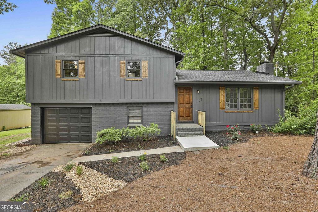 Photo of 157 Hyde Circle, Newnan, GA 30263 (MLS # 10705825)