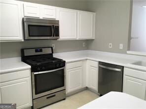 windward pointe - Residential Lease