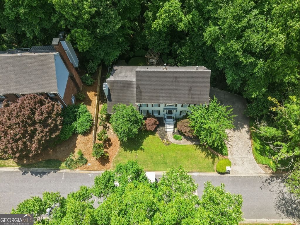Photo of 898 Byrnwyck Road NE, Atlanta, GA 30319 (MLS # 10764190)