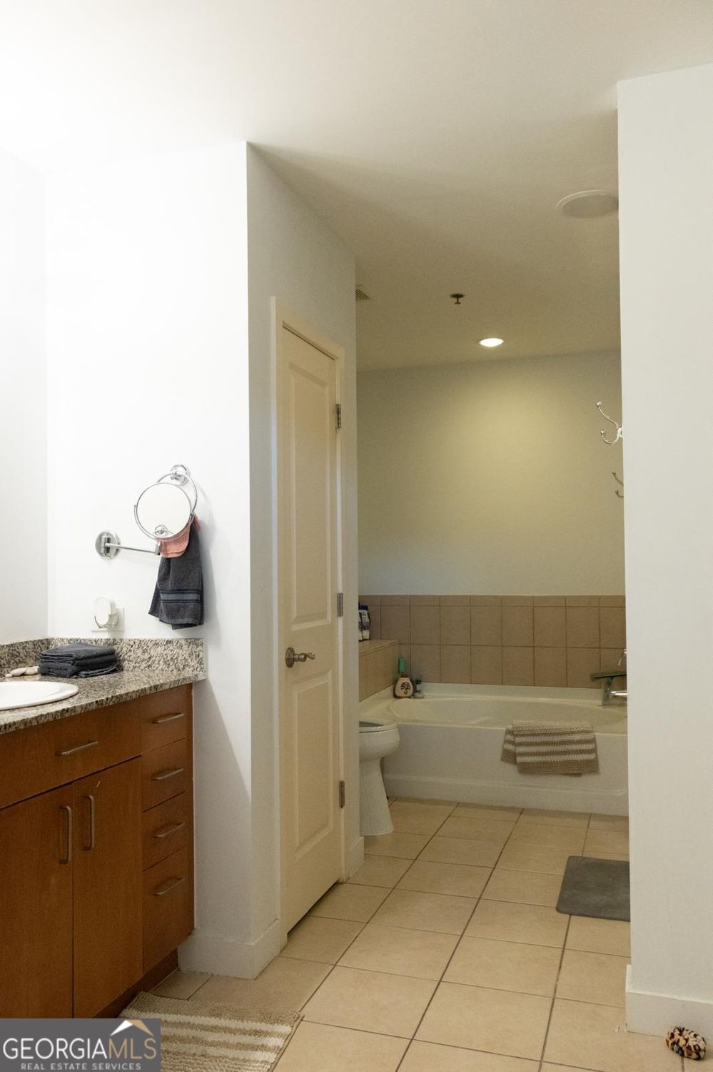 565 Peachtree ST NE 1404
