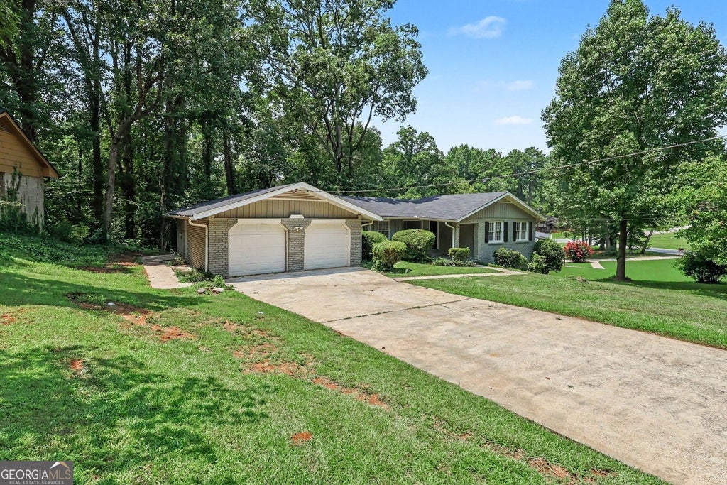 Photo of 4295 Autumn Hill Drive, Stone Mountain, GA 30083 (MLS # 10820896)