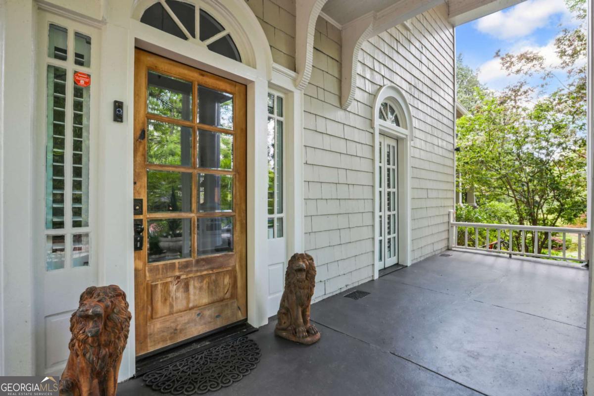 908 N Highland AVE NE