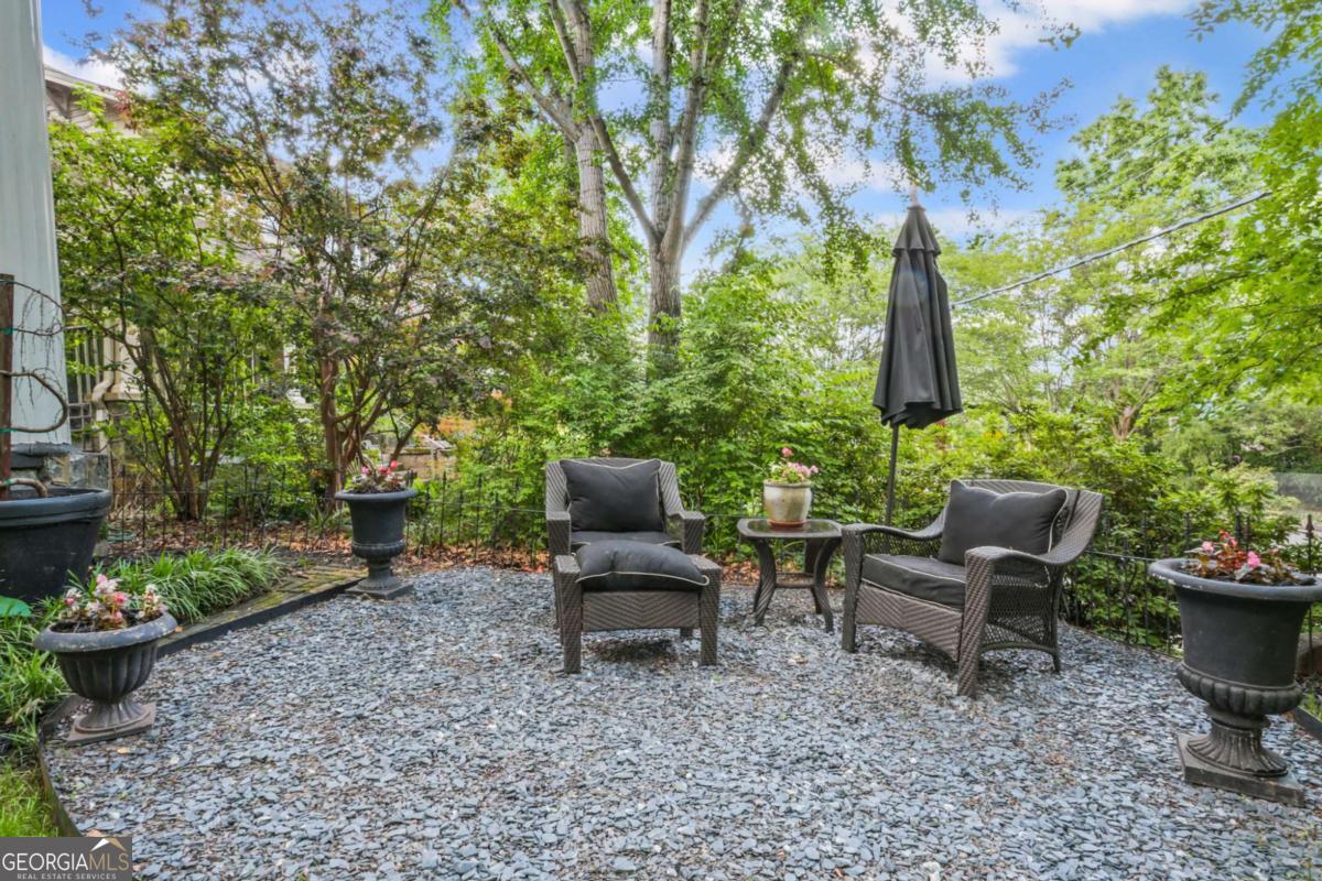 908 N Highland AVE NE